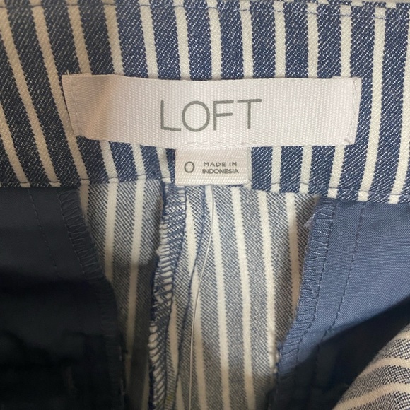 LOFT Striped Navy and White Cropped Pants Stretchy THE RIVERA SLIM runs big - Picture 3 of 9